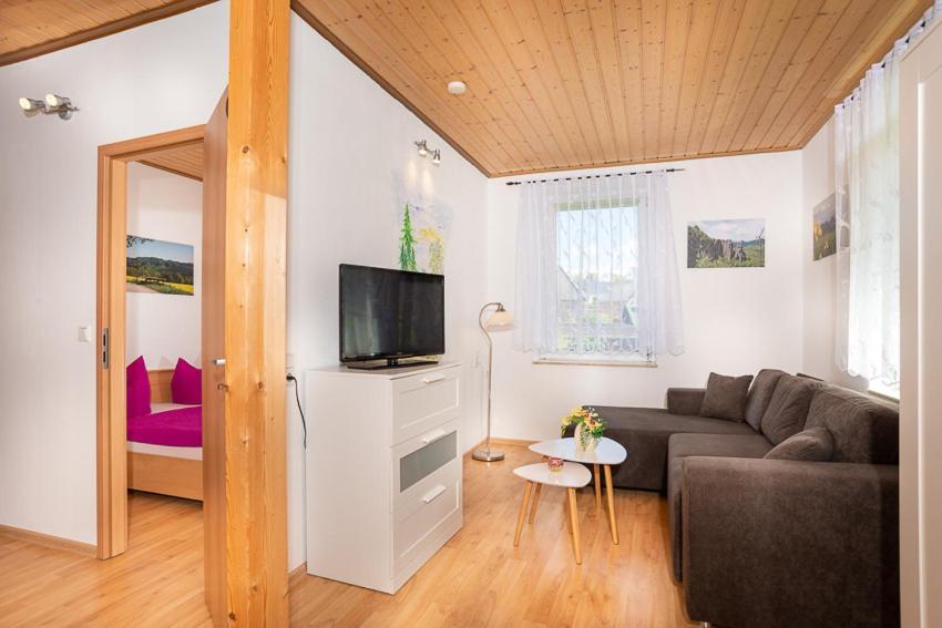 Ferienhaus "Zur Alten Schule" Mittelndorf Bagian luar foto