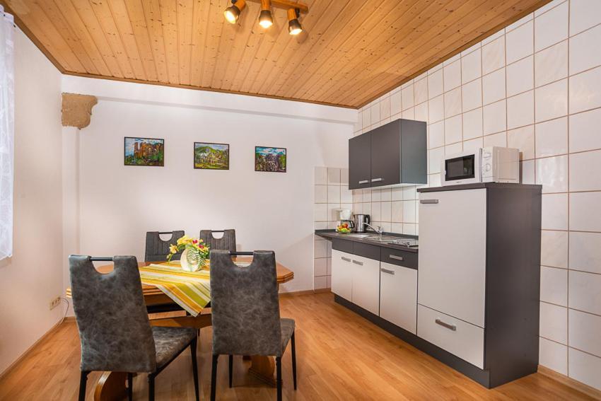 Ferienhaus "Zur Alten Schule" Mittelndorf Bagian luar foto