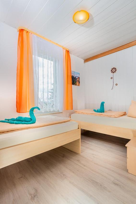 Ferienhaus "Zur Alten Schule" Mittelndorf Bagian luar foto